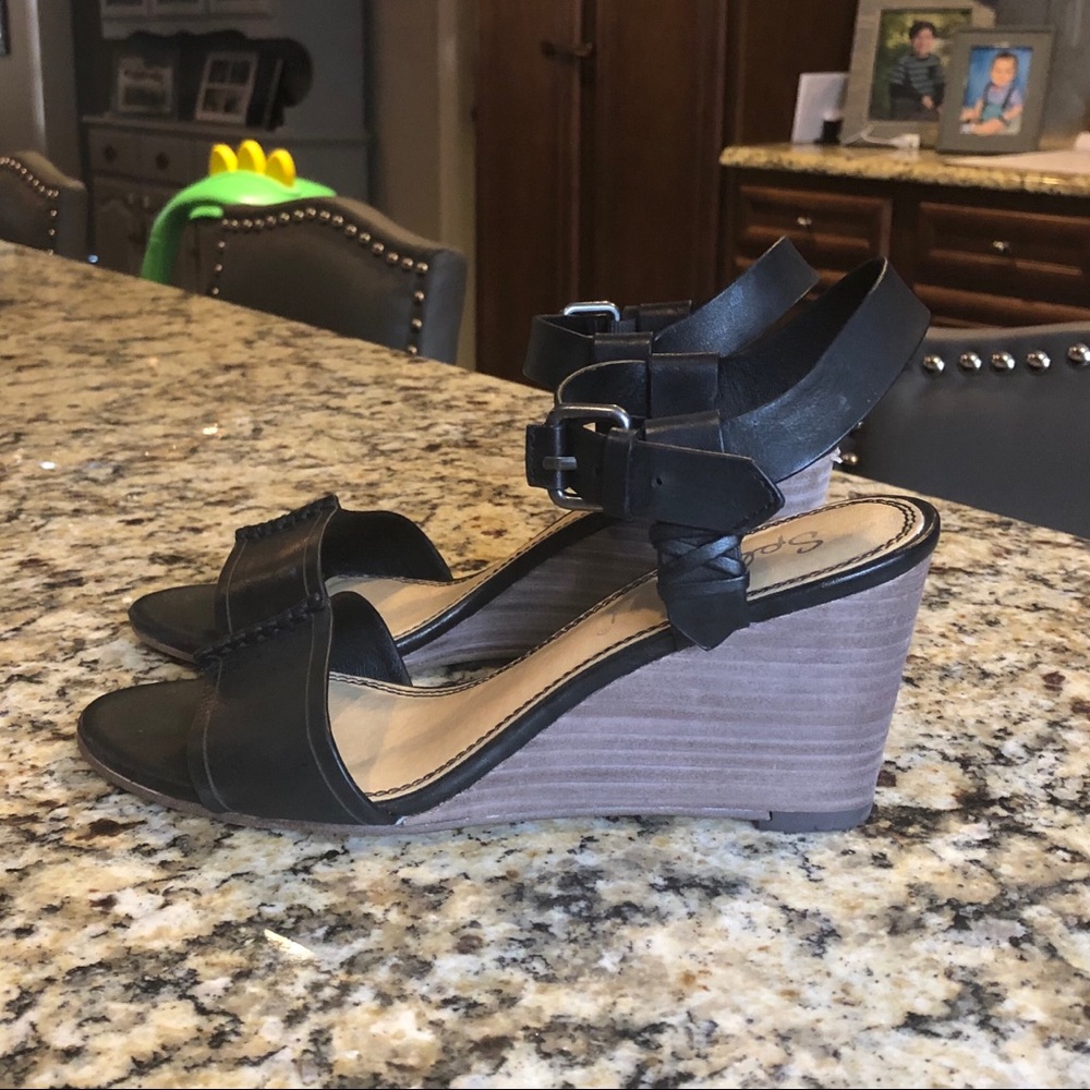 Leather Black & Tan Wedges